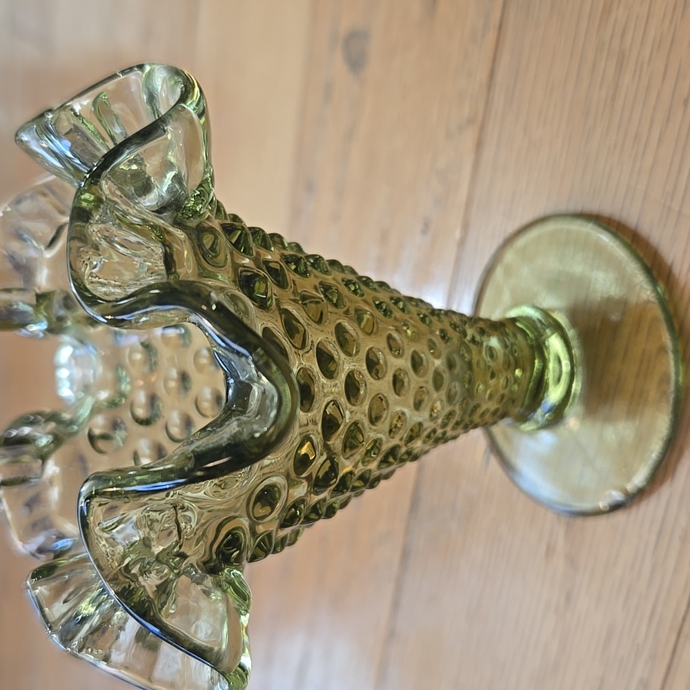 VTG Fenton Soft Green Glass Ruffled Hobnail 3.75" Small Vase - Picture 3 of 6